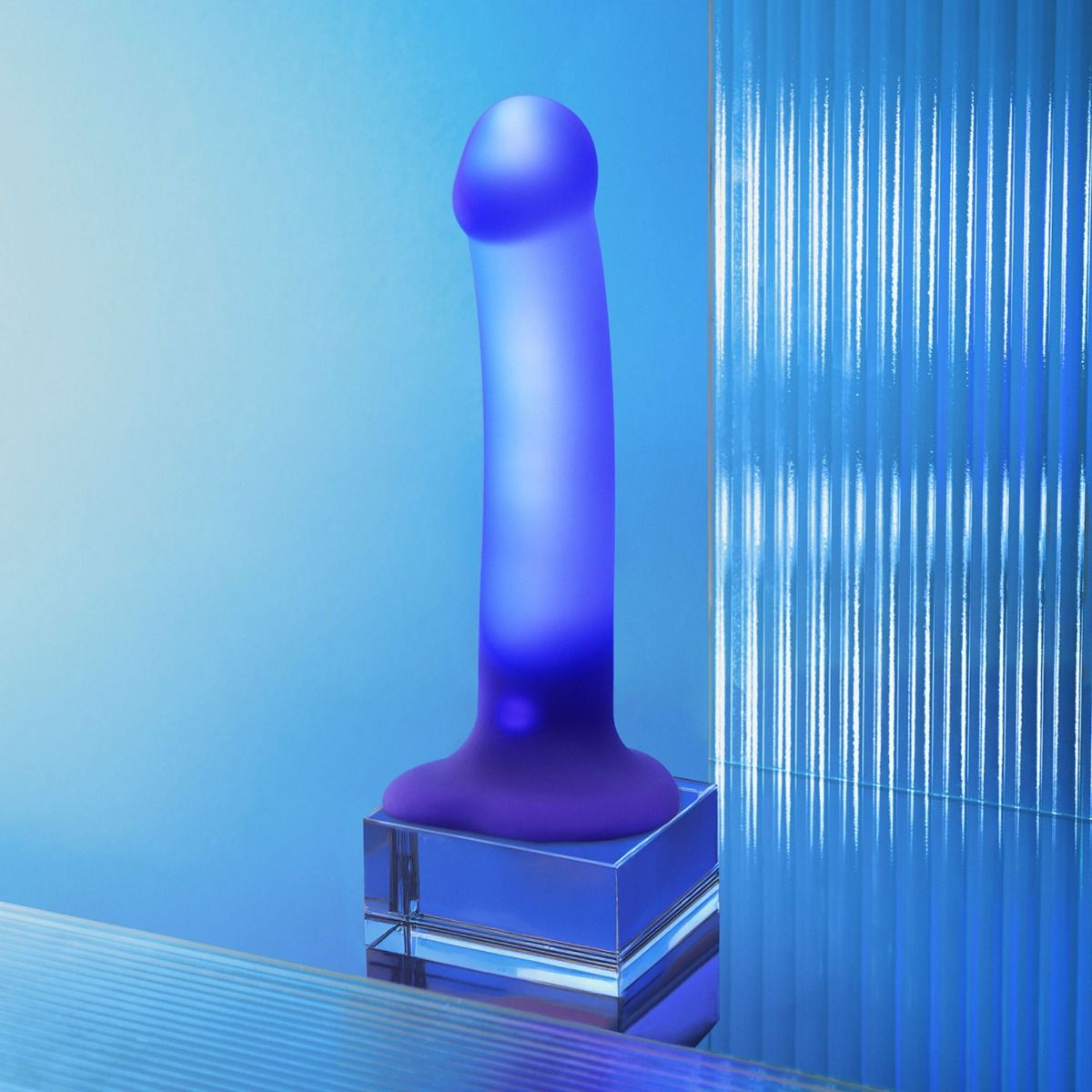 Strap On Me - Glow-LED Dildo Purple - Image 4